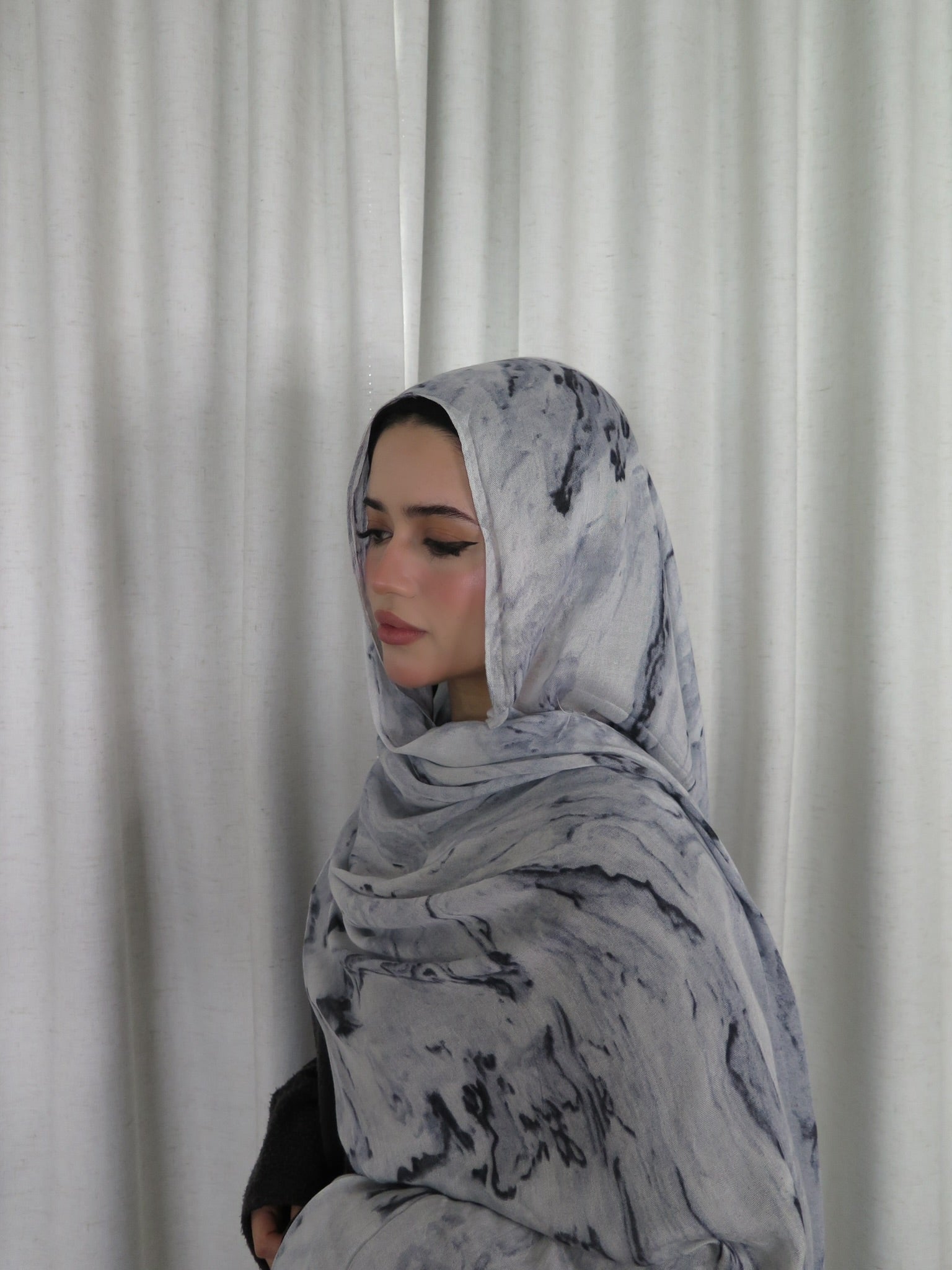 Modal shade "Misty Skies"