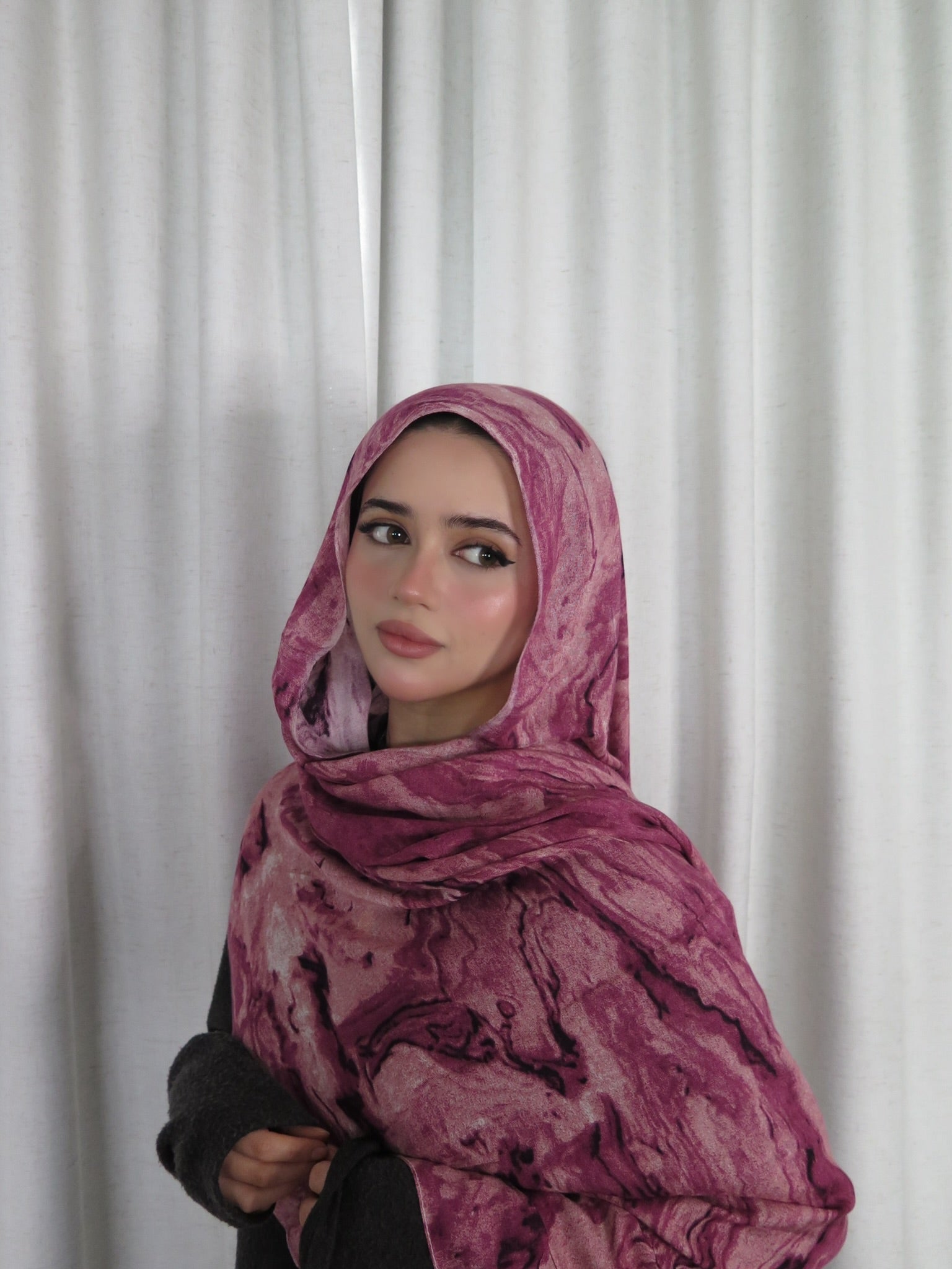 Modal shade "Berry Ripple"