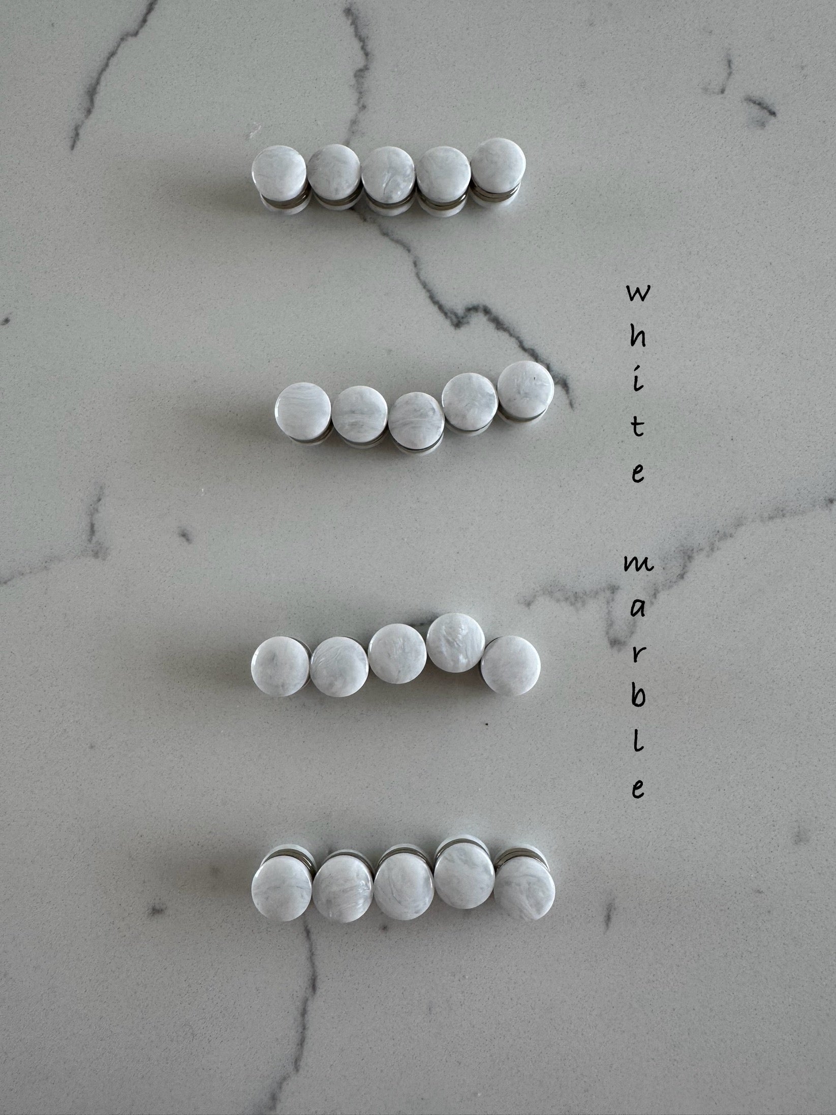 Hijab Magnets "White Marble"