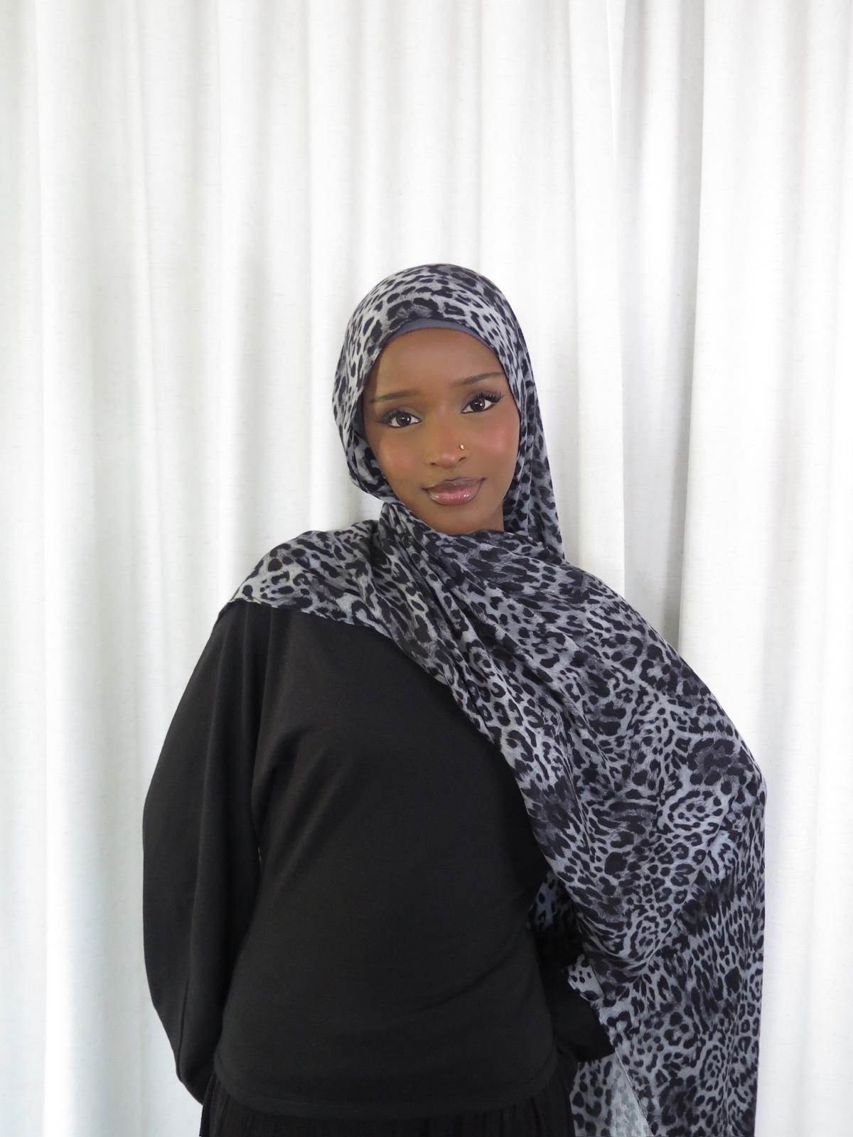 Modal shade “Grey Leopard”