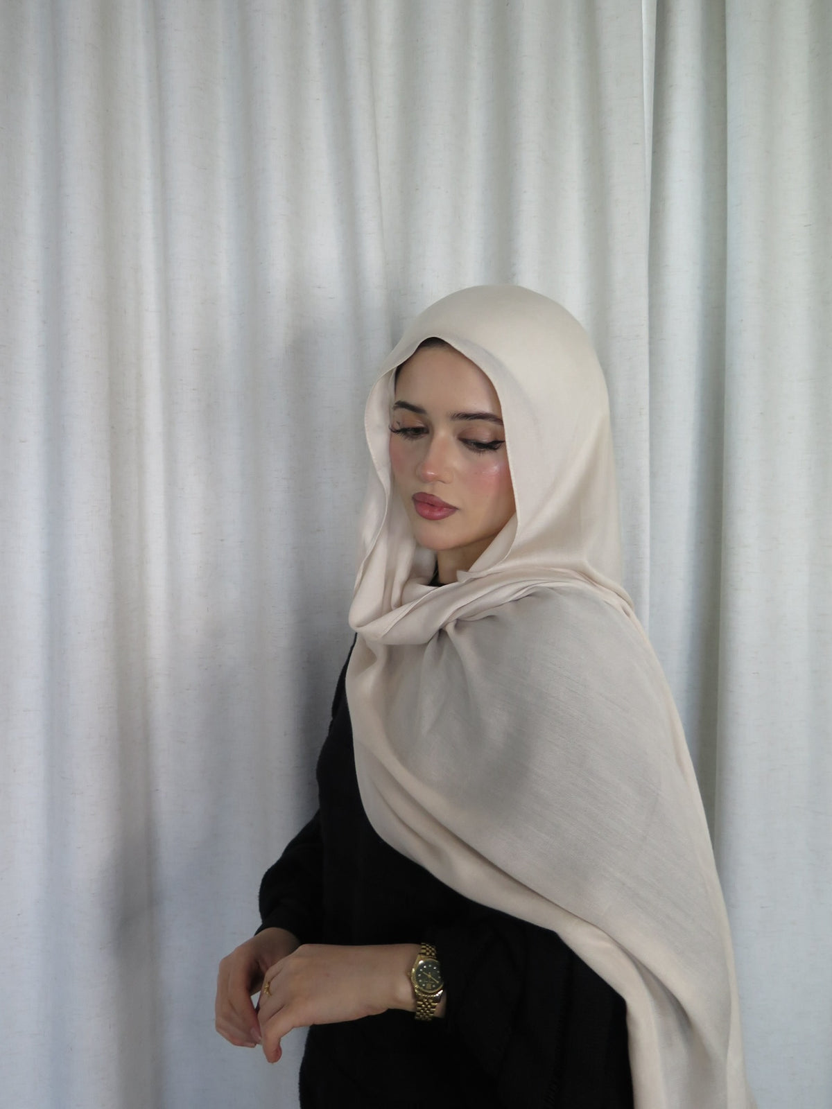 Modal shade "Almond"
