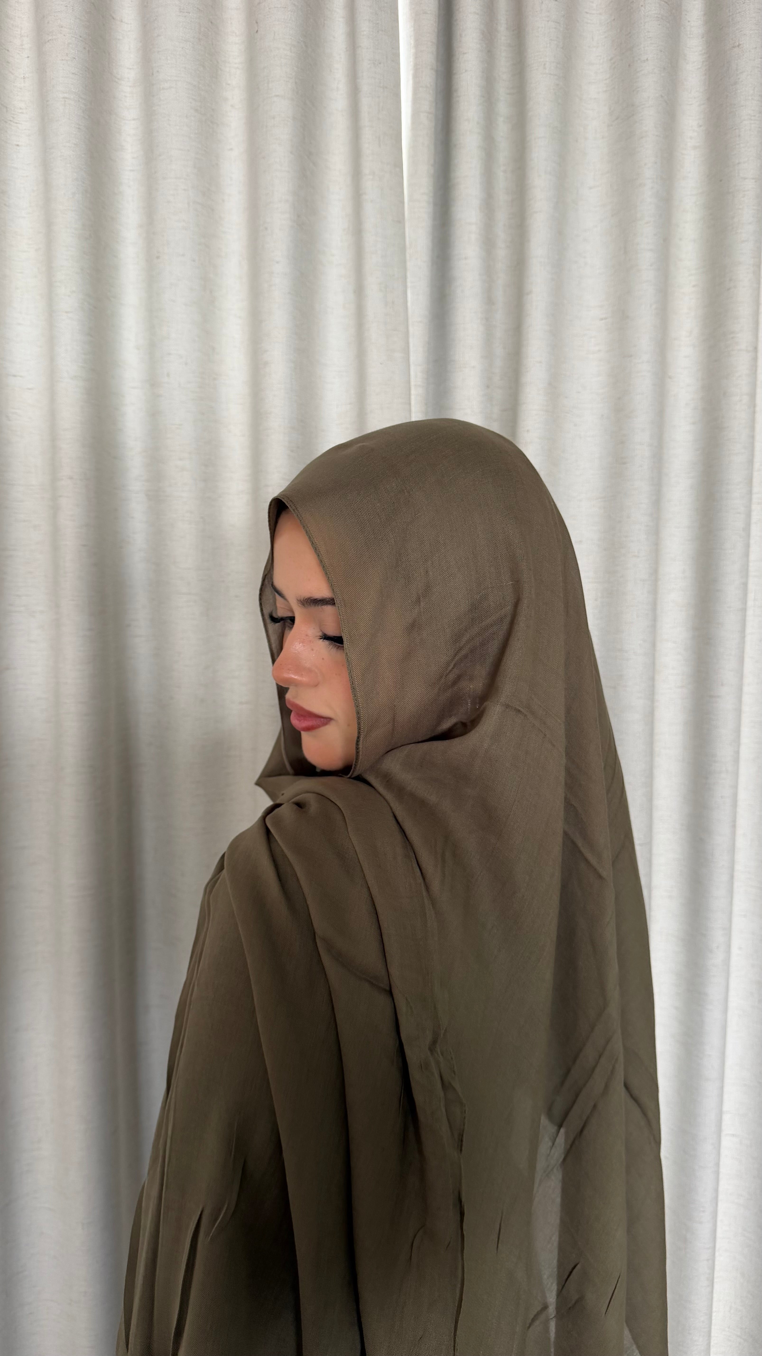 Modal shade "Army"