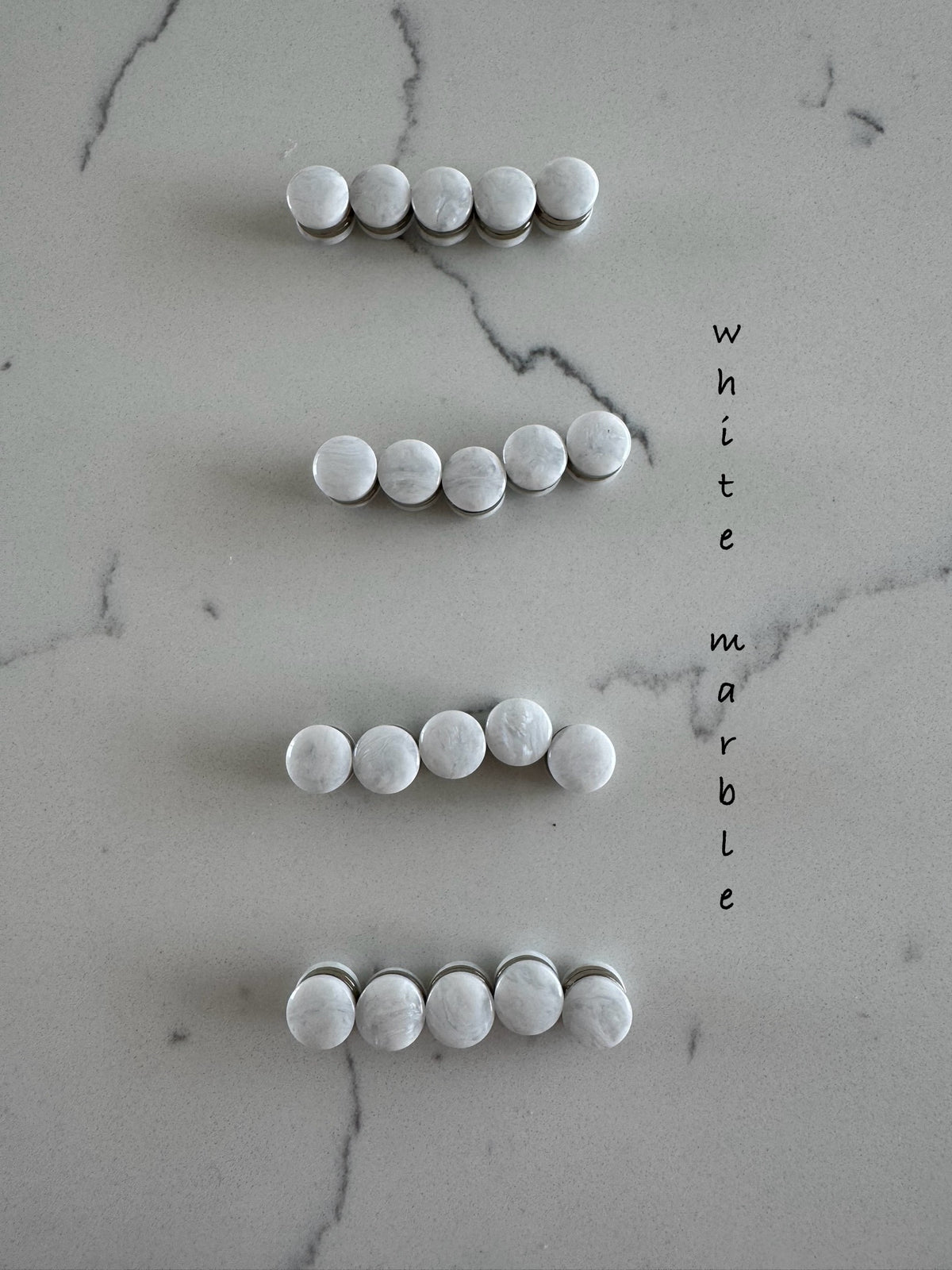 Hijab Magnets "White Marble"